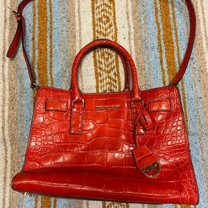 Micheal Kors crossbody purse